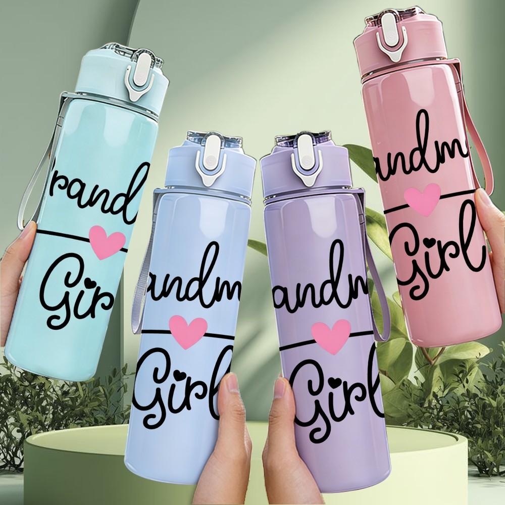 1PC Grandmas Girl Cursive Lettering Art 750ml Color Plastic Sports Water Bottle Leakproof Flip Straw Lid Suitable for Sports Office Home Use