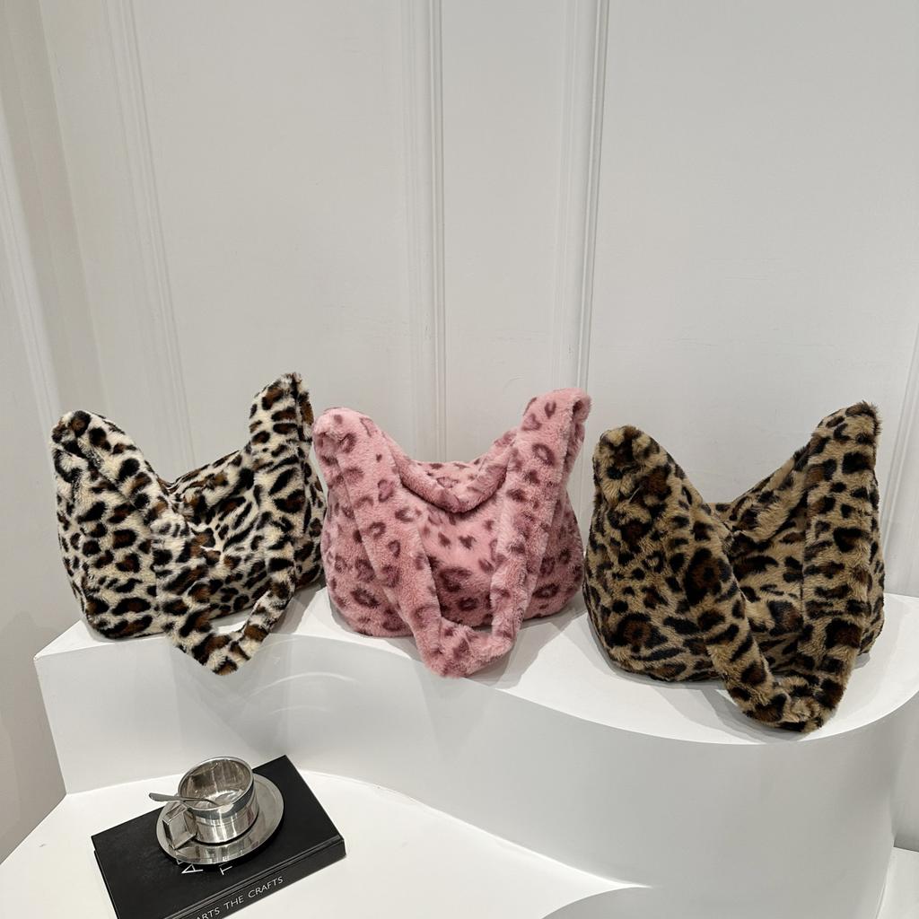 2025 Herbst/Winter Neue Koreanische Version von High-End Wolltasche Damen Tasche Mode Plüschtasche Temperament Mädchen Umhängetasche Achseltasche