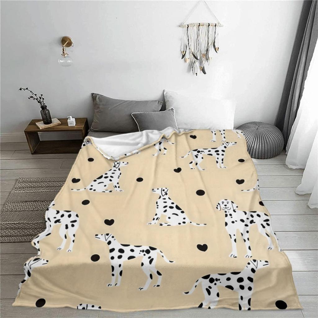 Dalmatian Pattern Flannel Blanket - Soft and warm, suitable for sofas, beds, camping, and as a holiday gift for boys and girls