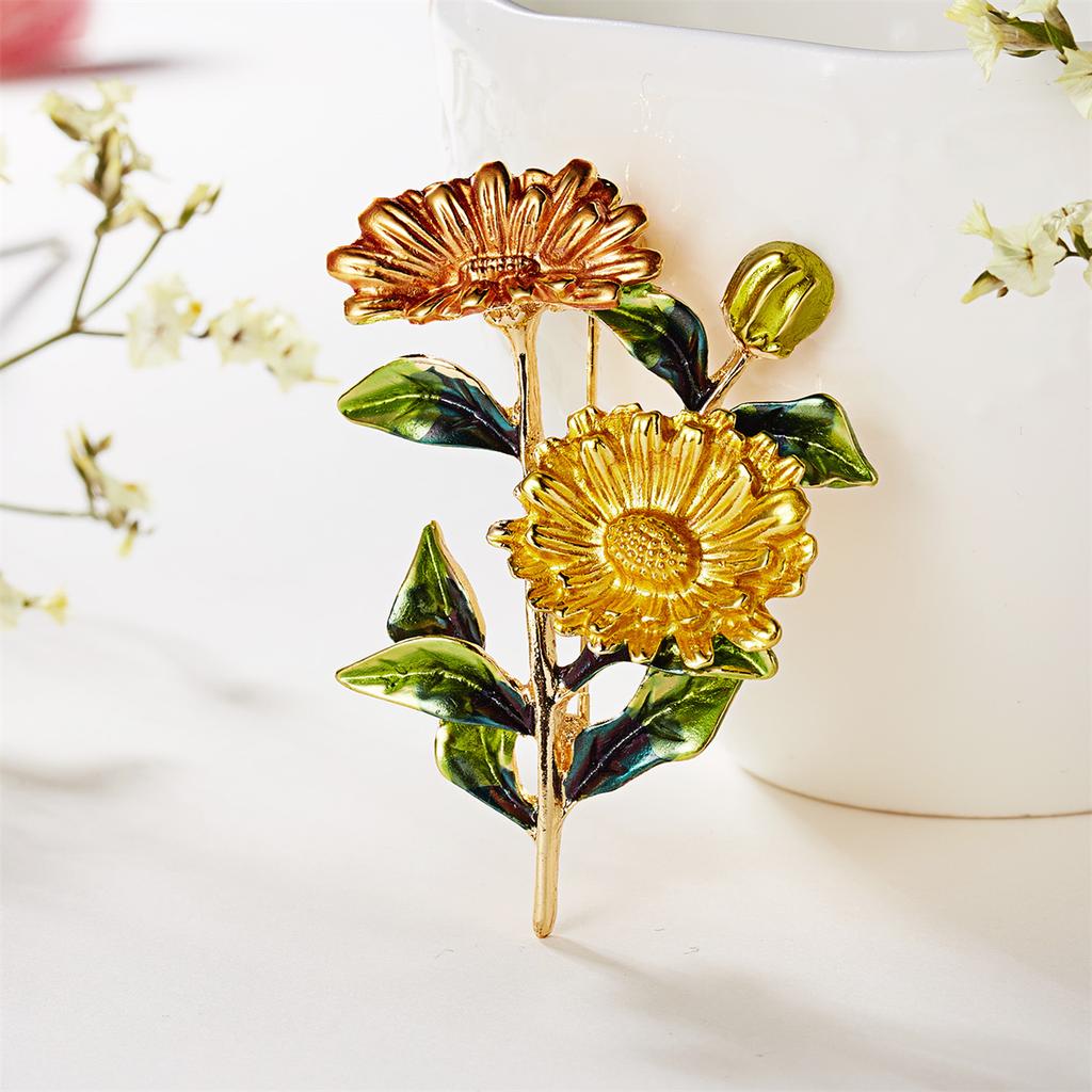 3 Colors Enamel Daisy Flower Brooch For Women  Sunflower Lapel Pins Elegant Floral Weddings Bouquet Badge Clothes Jewelry