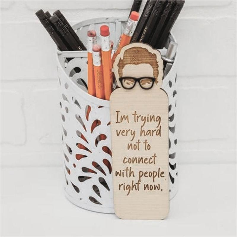 

Деревянная закладка Я Очень Стараюсь Не Общаться С Людьми Закладка Подарки Для Любителя Книг Подарок на День Рождения Выпускной