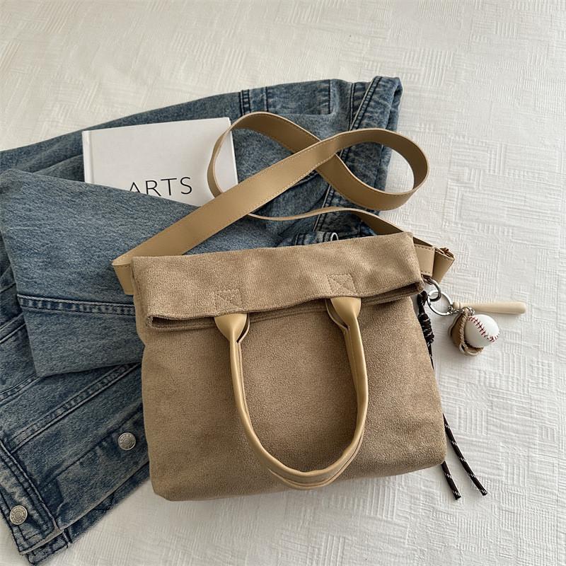 Stylish Vintage Tote Bag For Women With Spacious Design And Trendy Street Style