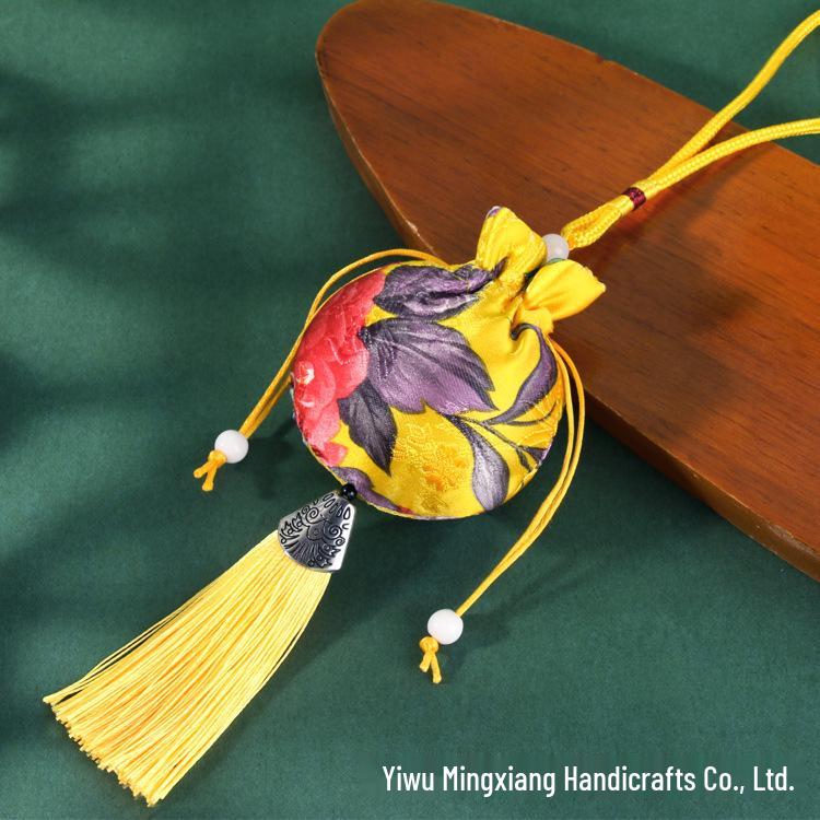 Chinese Mugwort Sachet: Traditional Herbal Mosquito Repellent Car Ornament - Dragon Boat Festival Pendant
