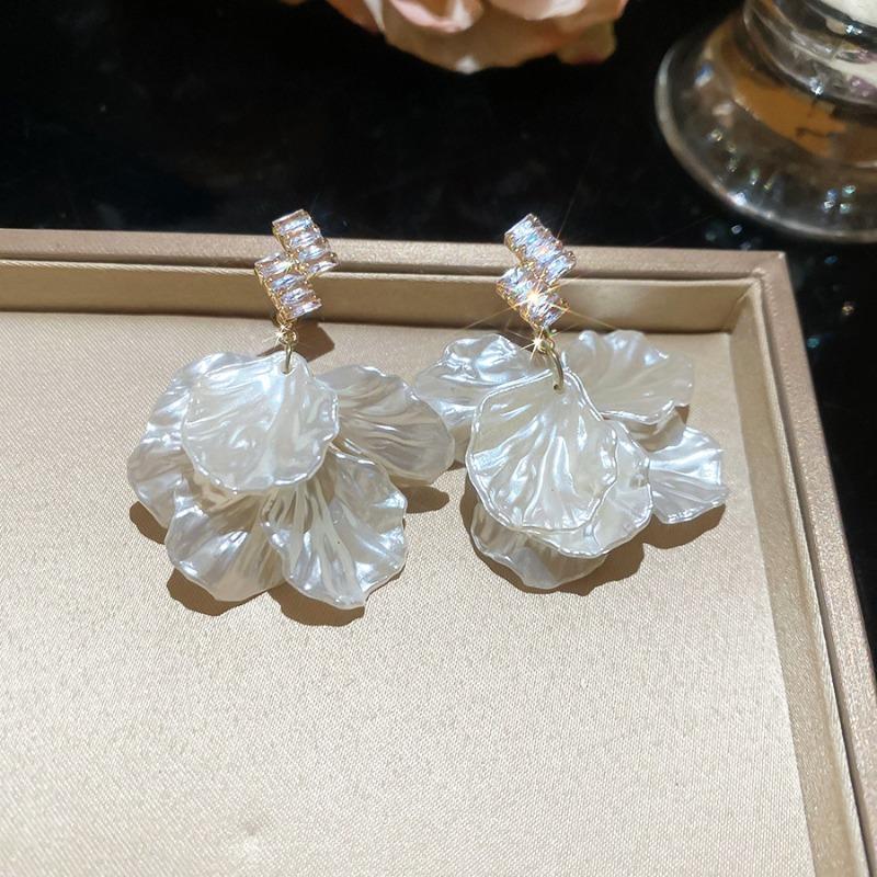Sweet wind super fairy camellia fringed pearl earrings light luxury high-end stud earrings fashion exquisite earrings earrings women