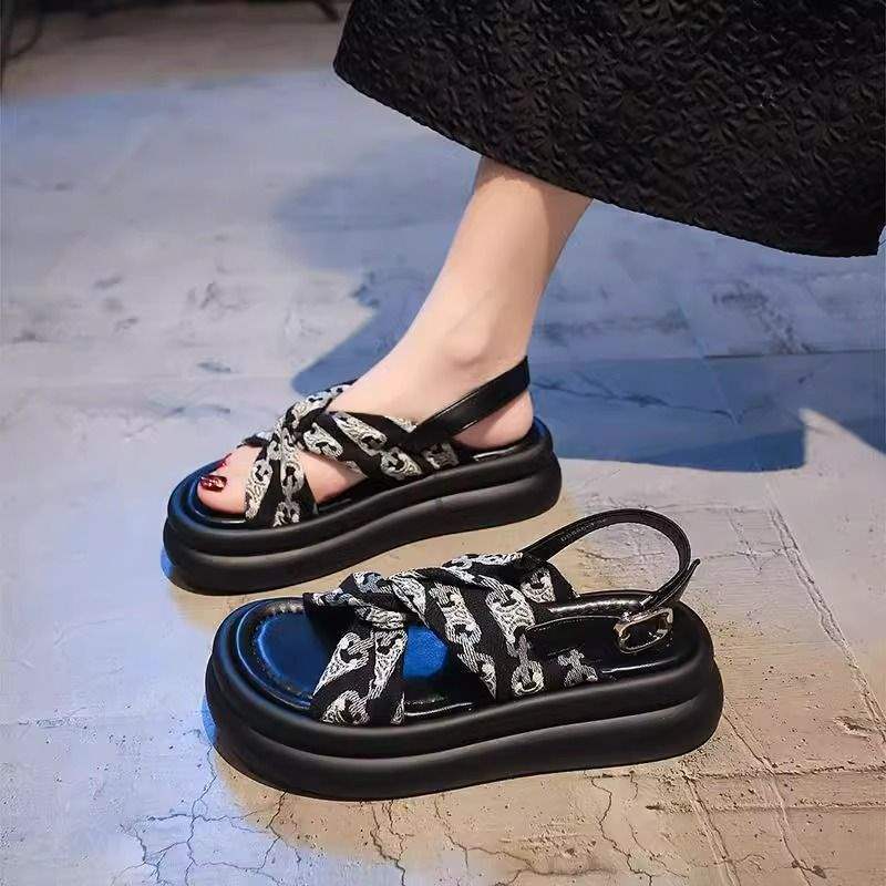 Sandals women's 2025 new fashion summer wear thick-soled cross-soled soft-soled non-slip feeling with skirt work Roman shoes