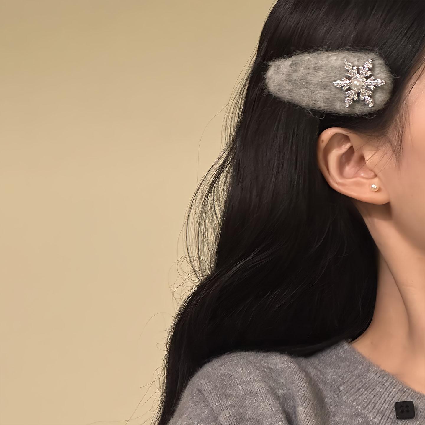 Grey Plush Snowflake Hair Clip Small Fragrant Style Bangs Sweet Autumn Winter Atmosphere Side Snow Breaking