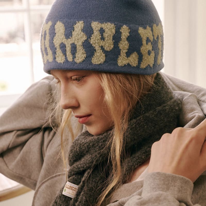 

ALLINCOMPLETE PomPom Logo Jacquard Beanie (4 Colors) Brown (PomPom Beanie)