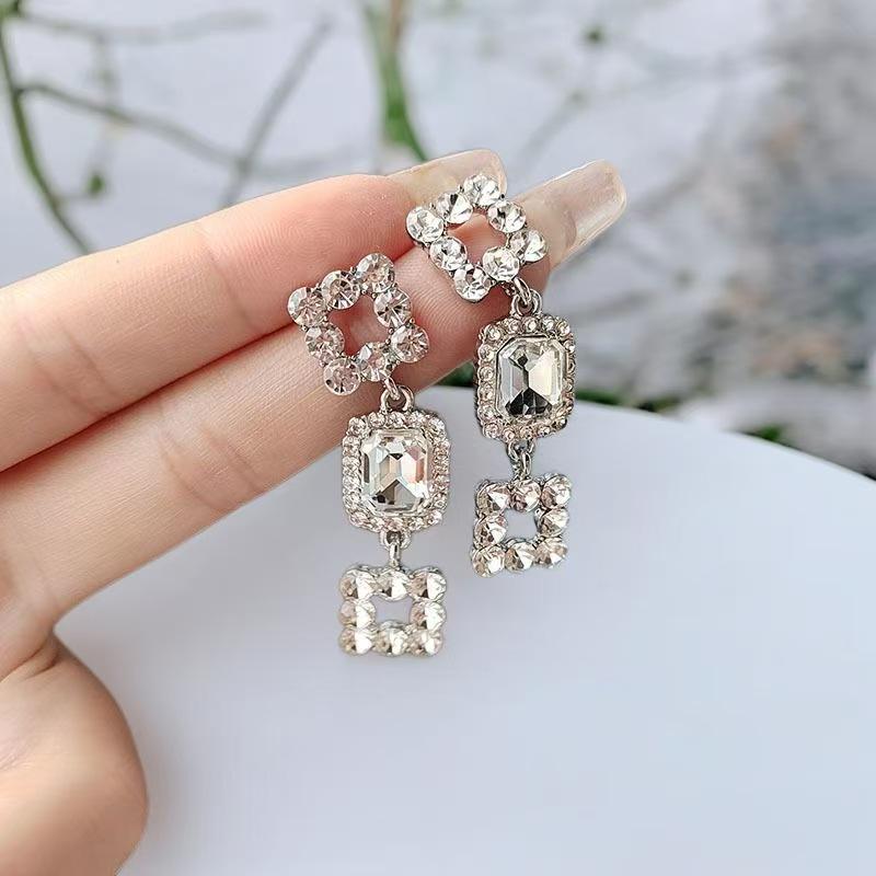 Geometric Diamond Tassel Earrings – Elegant Korean Luxury Jewelry for Women.