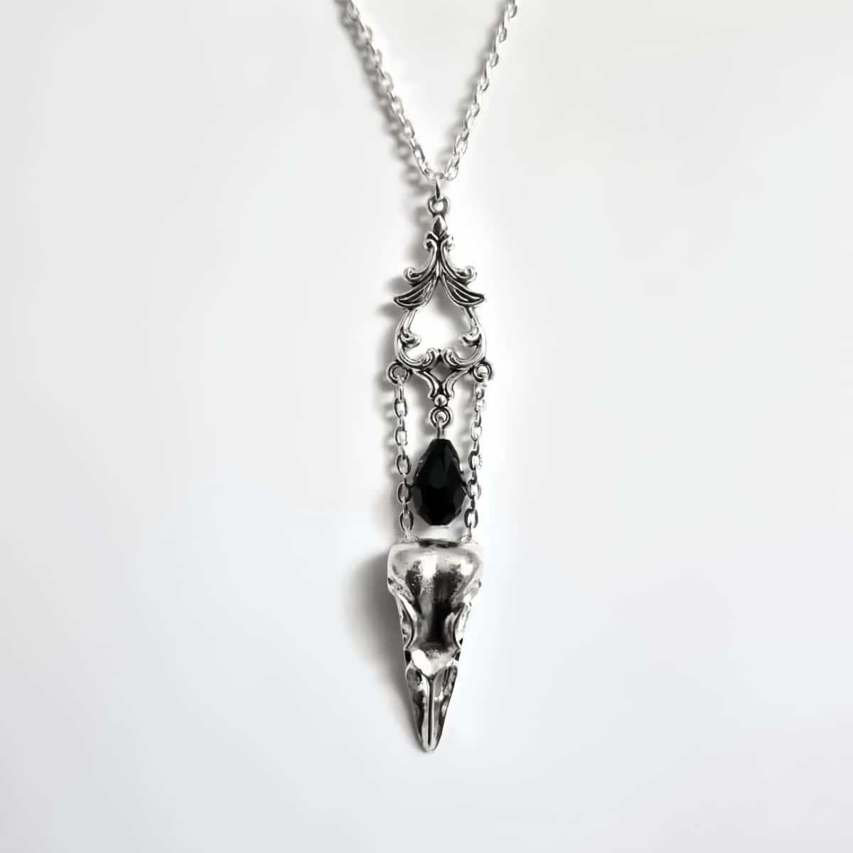 

Victorian Gothic Sliver Color Bird Skull Black Crystal Pendant Necklace for Men Women Halloween Party Punk Mysterious Jewelry