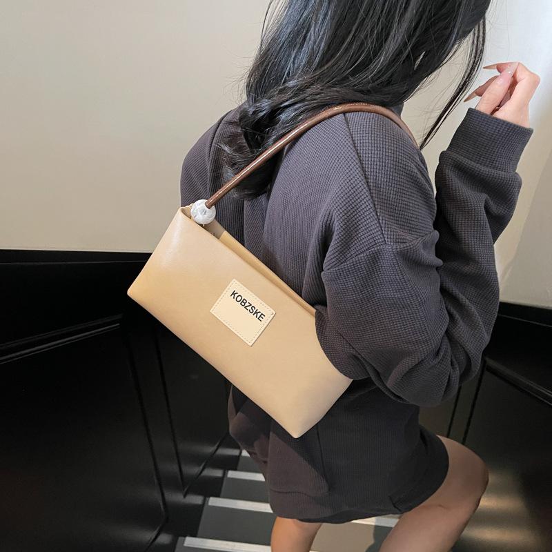 

Premium texture retro French niche bag 2025 new women s bag popular single shoulder underarm bag French stick bag хаки