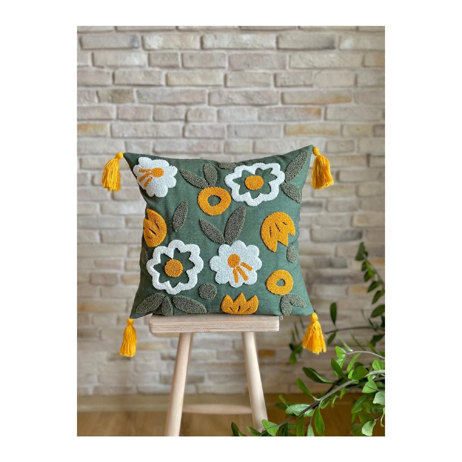 

Single Decorative Punch Embroidered Flower Pattern Throw Pillow Case 43 x 43