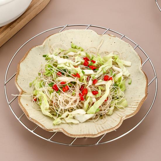 Parowar na kuchenkę do podgrzewania jedzenia Stal nierdzewna Nasadka na garnek Stojak parowy z izolacją na czterech nogach Taca na chleb Wielofunkcyjny dodatek do gotowania