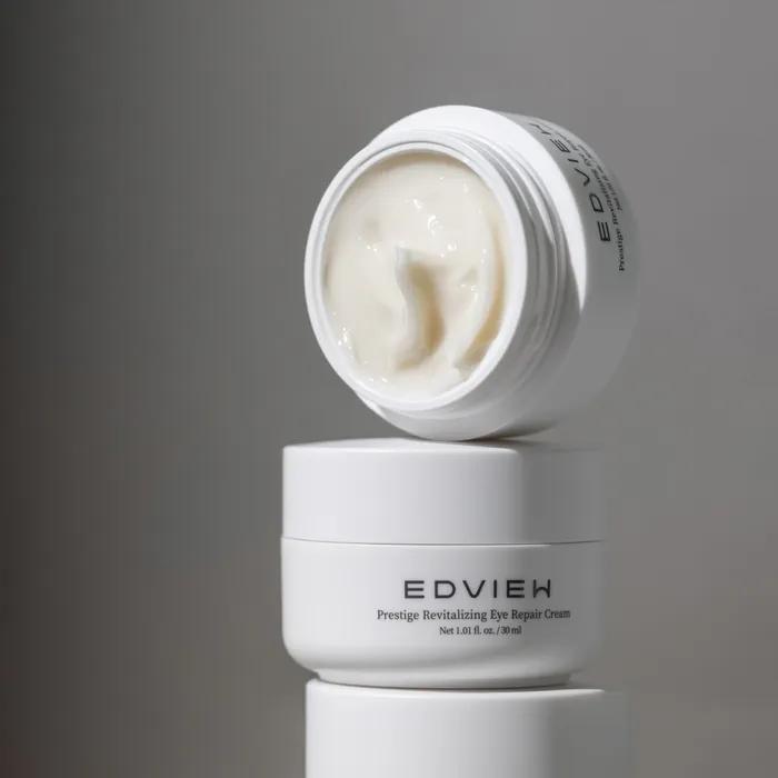Peptide wrinkle improvement eye cream