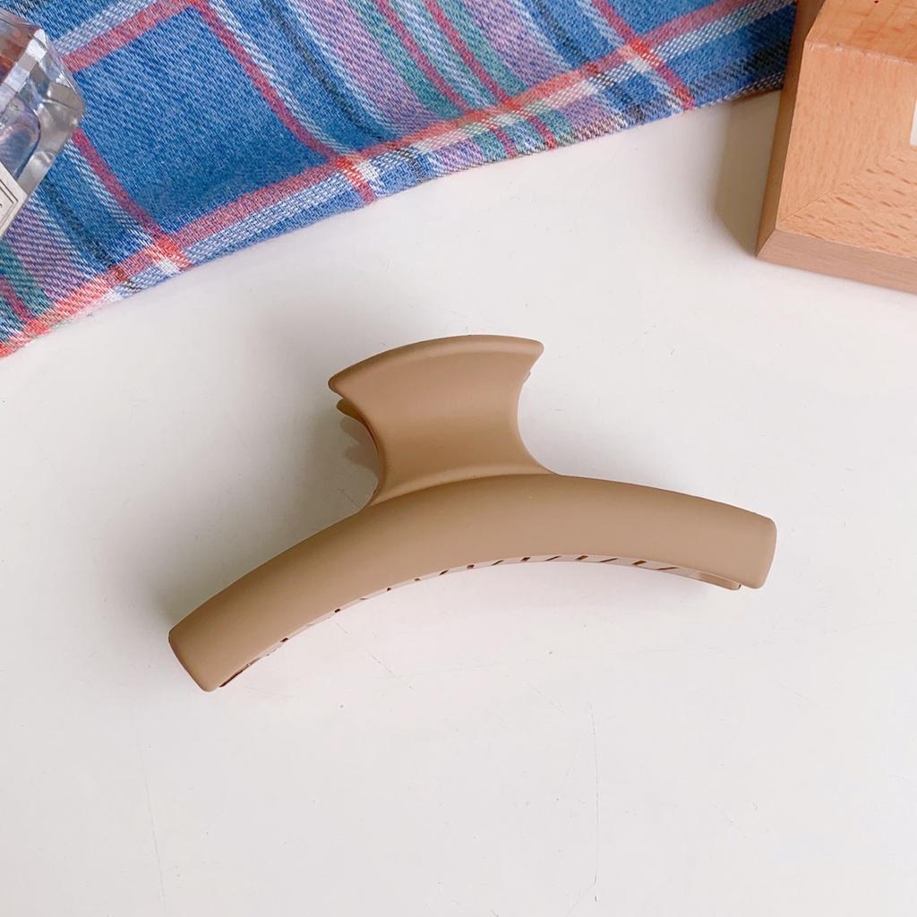Large Frosted Brown Series Hair Clips Women Back Head Hairpin Korean Milk Coffee Shark Claw Clip Girls Hair Accessories