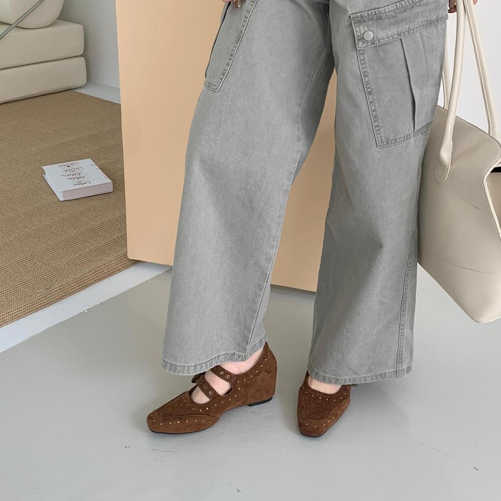 2025 autumn and winter new retro rivet Mary Jane shoes square head word with British inner height increase shallow mouth single shoes women