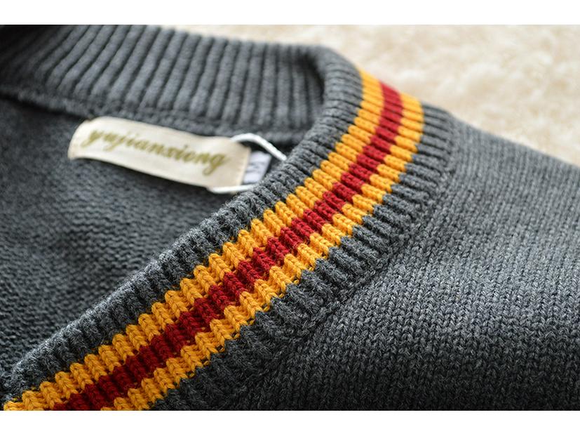 Unisex Gryffindor V-neck Sweater - Harry Potter Performance