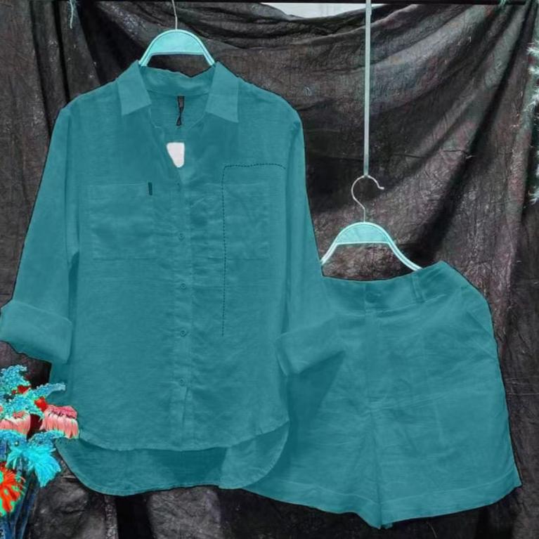 Ensemble deux pièces pour femmes composé d'une chemise décontractée ample à manches longues et à col, et d'un short, parfait pour le printemps et l'été(Commander une taille au-dessus)