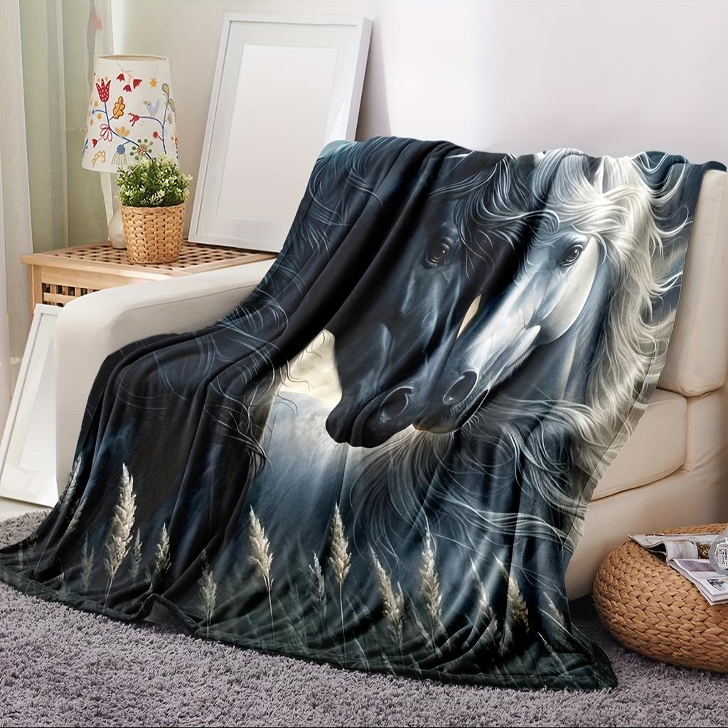 A Soft, Cozy, And Adorable Blanket Featuring a Horse Pattern, This Portable And Lightweight Flannel Blanket Is Perfect for Beds, Travel, Cam