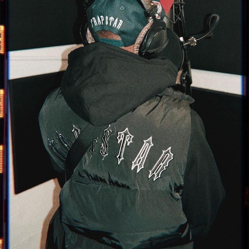Trapstar Vyšívaná péřová vesta Zimní Streetwear Volný střih Bavlněný prošívaný kabát Muži Ženy