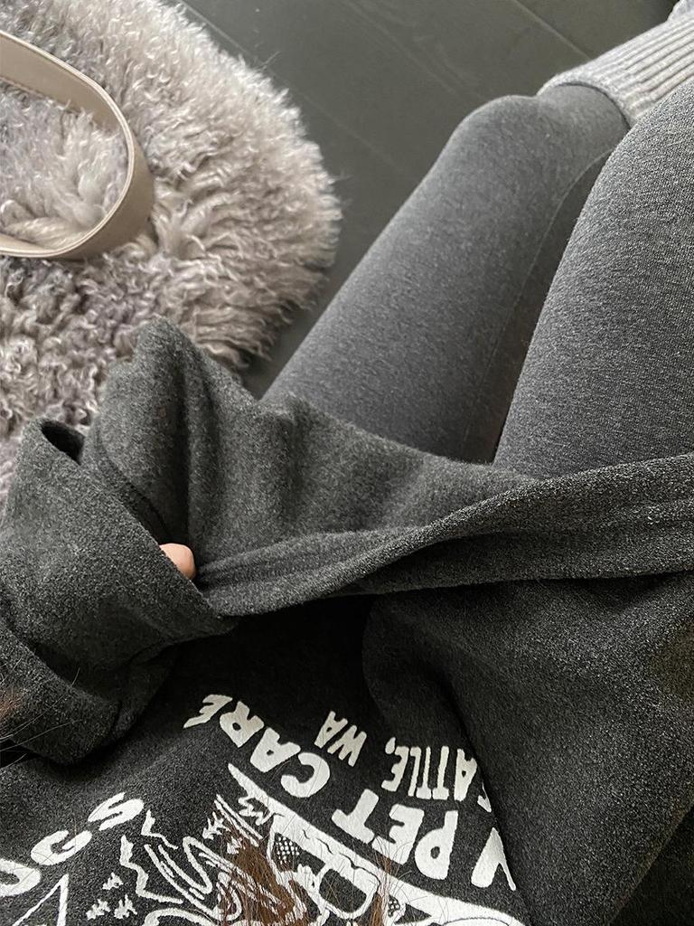 Trendy Plus Size Grey Printed Sweatshirt for Women - Long Sleeve, Round Neck, Loose Fit