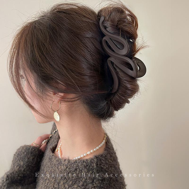 

2024 Матова велика шпилька для волосся у формі зірки - Високоякісний аксесуар-затискач-акула для жінок