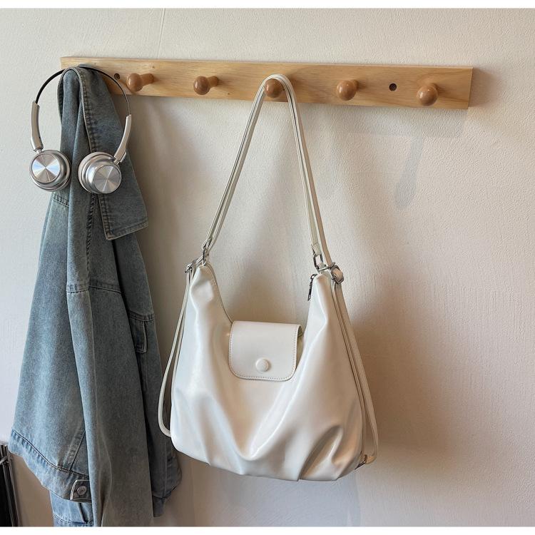 Multifunctional large-capacity messenger bag women's 2025 autumn and winter new commuter backpack high-end niche tote bag