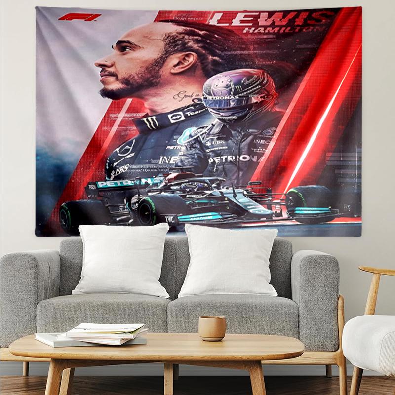 Tapestry s potiskem Lewise Hamiltona, Pozadí, Snadné zavěšení, Ideální do ložnice, kanceláře a obývacího pokoje, s estetickou nástěnnou dekorací.
