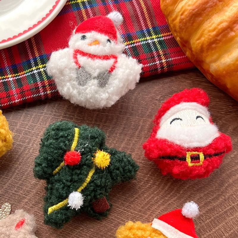 Lovely Christmas Theme Brooch for Adult Children Festival Clothes Decorative Plush Pin for Seasonal Festival Party Props