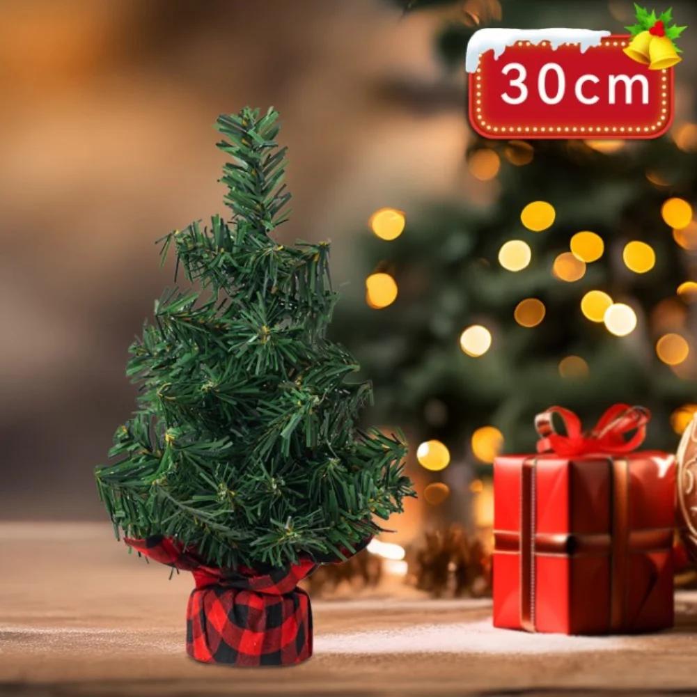 Seasonal Holiday Checkered Christmas Tree Ornament with Multiple Sizes 20cm 30cm & 40cm for Home and Office Decor