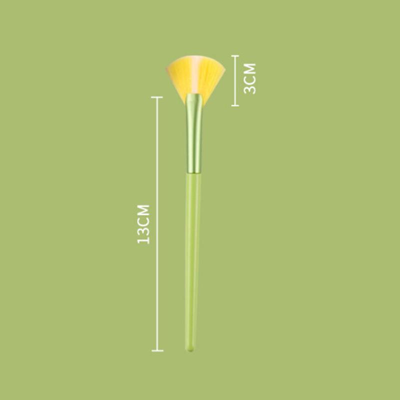 High-Grade Little Daisy 14-Piece Makeup Brush Set: Soft Bristle Powder and Fan-Shaped Highlighter Brushes for Beauty Application.