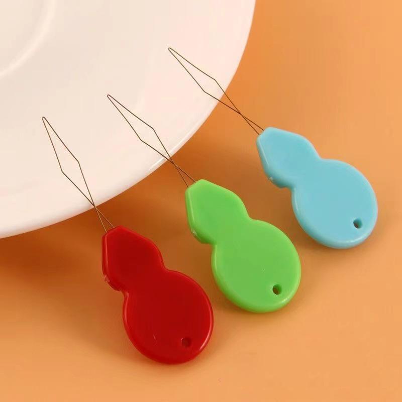 Automatic Sewing Machine Needle Threader - Quick Threading Tool for Household Use