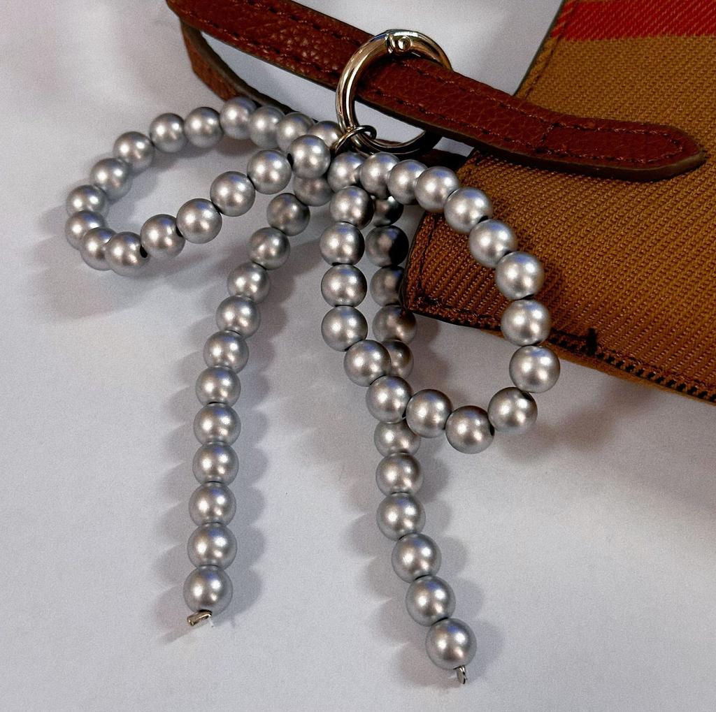 ZAKOL Y2K Coreano Carino Portachiavi con Perle e Fiocco in Perline per Donne Ragazze Ciondolo a Forma di Fiocco in Metallo Accessori Decorativi per Borsa