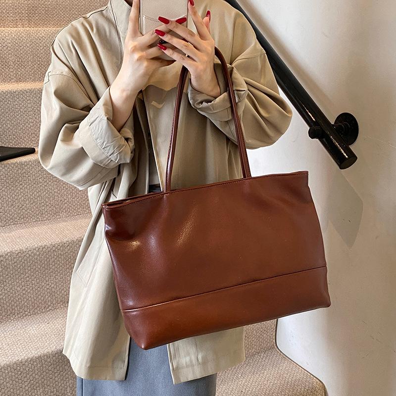 Women'S Bag Soft-Sided Simple Tote Bag Fashionable Commuter Messenger Bag Autumn Retro Large-Capacity Underarm Bag