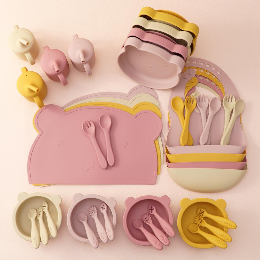 8PCS Silicone Baby Feeding Set Adjustable Bib Cartoon Bear Feeidng Dishes Plate Sucker Bowl Cup Cutlery Children's Tableware