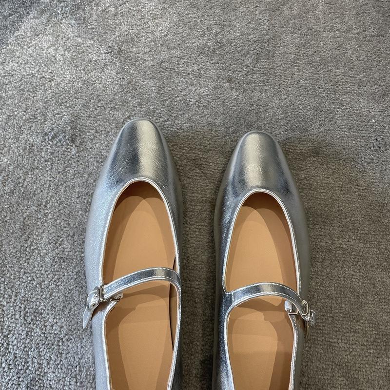 Neue silberne spitze leichte Mund Ein-Wort Einzel-Schuhe Damen flacher Absatz Leder Mary Jane Schuhe