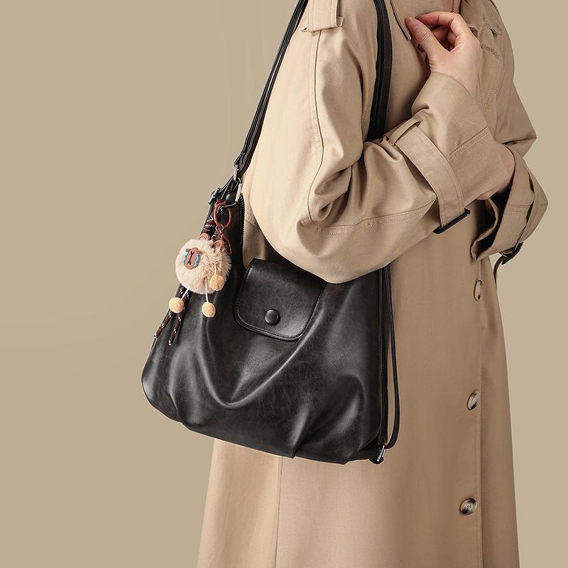 Bags New women's bags Autumn and winter shoulder armpit bags Large capacity commuter casual tote bags