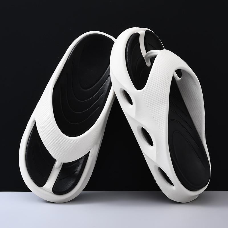 Summer New Men's Flip-flops Are Wear-resistant and Non-slip, and Casual Beach Slippers Can Be Worn Outside.
