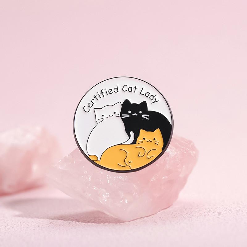 Adorable Cartoon Cat Brooches With Colorful Metal Badges For Trendy Bag Accessories