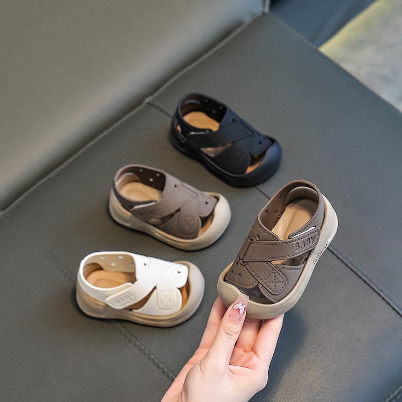 Sapatos de Caminhada Fechados Fofos para Bebês Meninos: Sandálias Anticolisão de Solado Macio para Uso Interno e na Praia