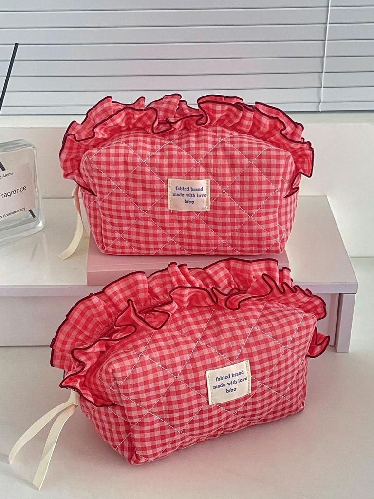 Portable Makeup Bag with Large Capacity, Eyebrow Pencil Storage Bag, Berry-colored Lace Cosmetic Bag, High Aesthetic Value for T