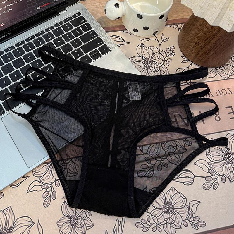 Женские весенне-летние тонкие сексуальные кружевные прозрачные трусики с низкой посадкой M чёрный