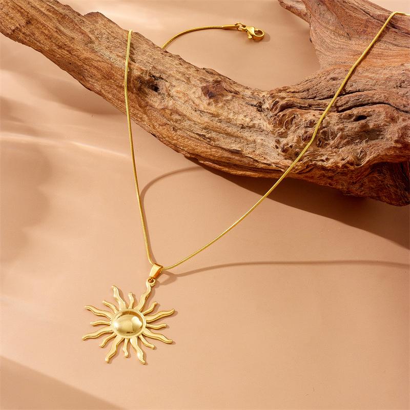 Stainless Steel Golden  Sun Pendant Necklace For Women Girl 2025  Concise Solar Neck Chain Jewelry Gift