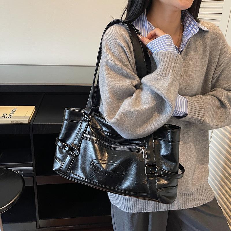 Retro Portable Tote Bag Women's Locomotive Spice Girls Underarm Bag 2025 Autumn and Winter New Soft Surface Commuter Shoulder Bag