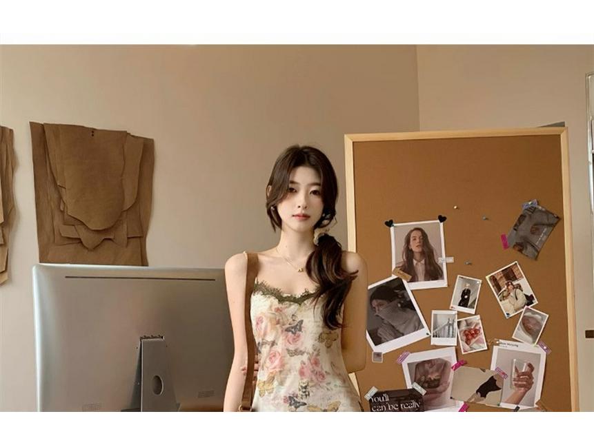 Butterfly Floral French Camisole Dress: V-Neck, Slim Fit, Cinched Waist, Bodycon Long Dress - Perfect for Summer Vacation.