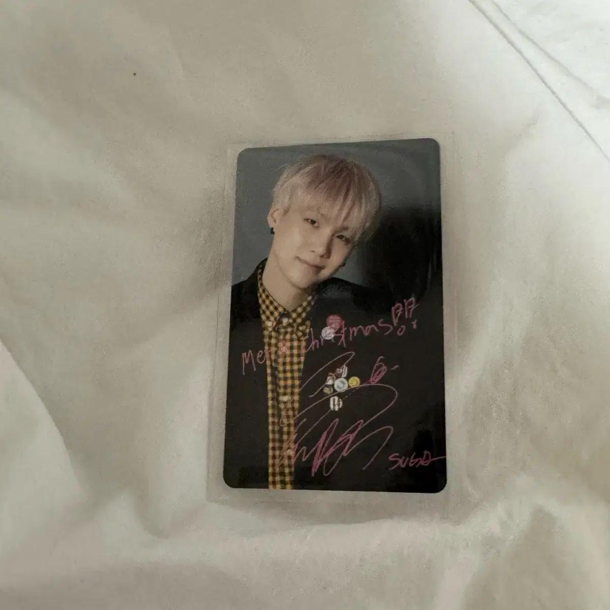 

Пуленепробиваемые BTS Блестящая Шуга Япония Аниджу Рождественская Лимитированная Фотокарточка