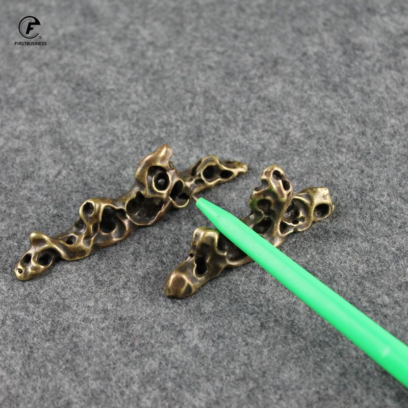 Handmade Vintage Brass Copper Strange Stone Mini Mountain Brush Pen Rack Penholder Statue Home Office Desk Decorative Ornamen
