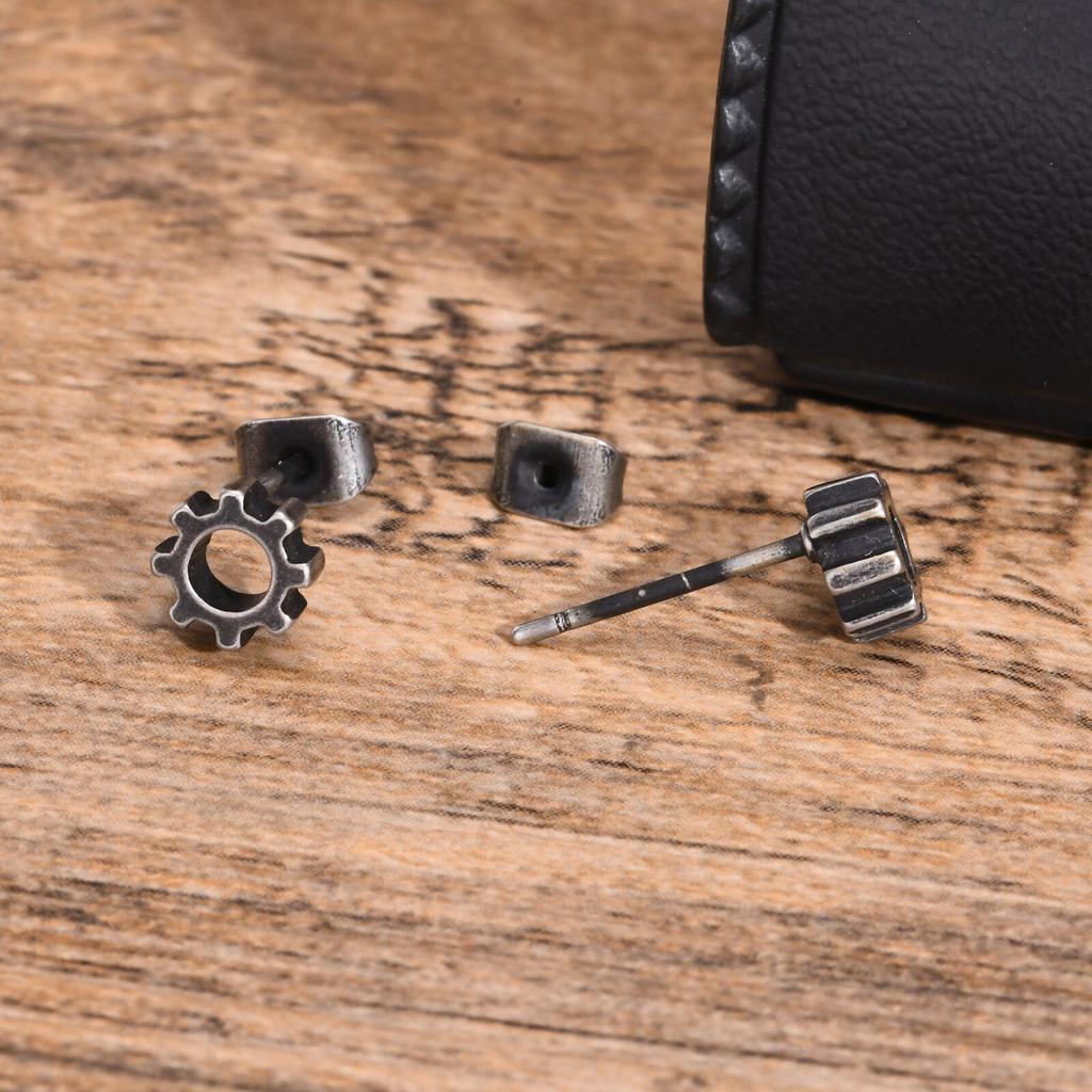 Vnox Kleine Tandwiel Oorbellen voor Mannen Jongens, Roestvrij Staal Mannen Punk Stud Cadeau Voor Hem, Persoonlijkheid Vintage Sieraden