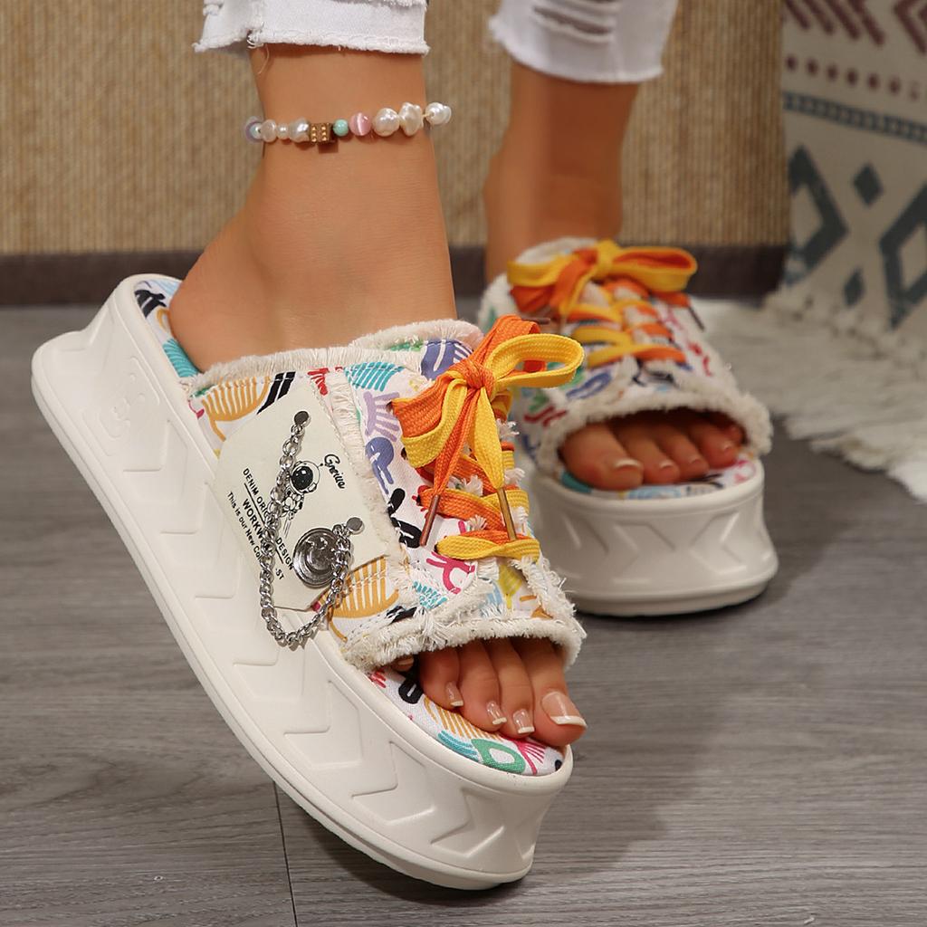 Fashion 2024 Women Trend Comfortable Fashion Design Summer Slippers Women Slip on Platform Street Flat Casual Sandals Slides Women