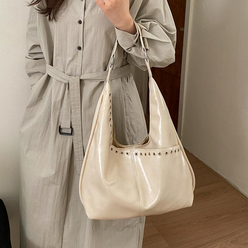 Studded Leather Hobo Bag with Open Top Design Large Capacity Fashion Shoulder Bag