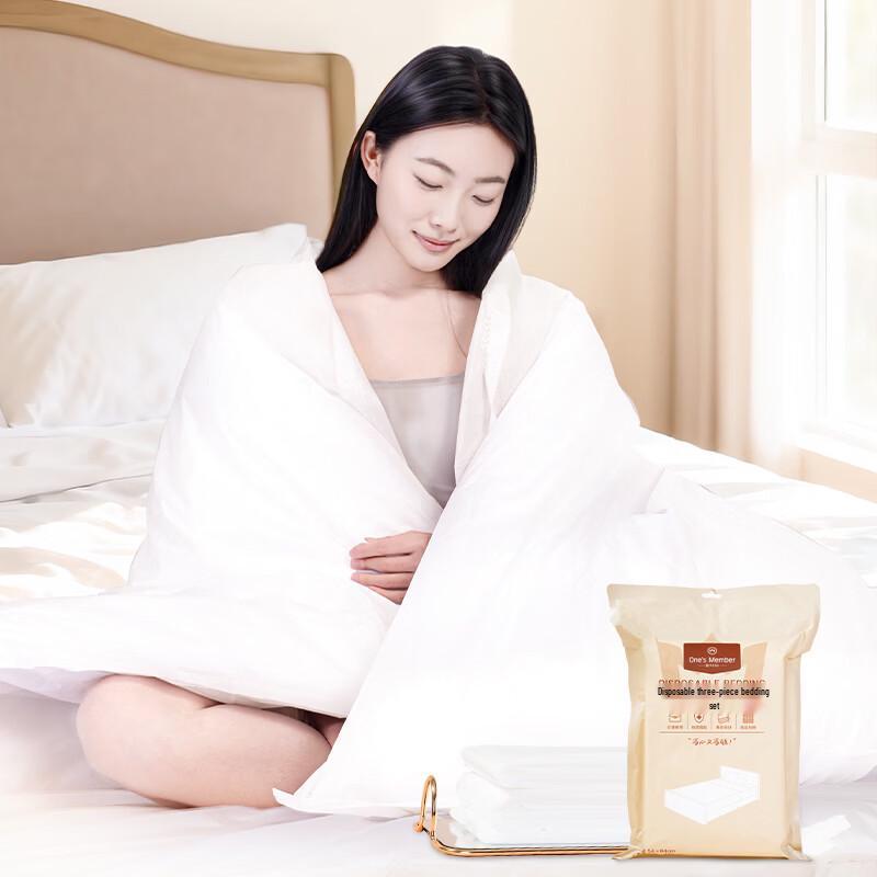 One s Member Disposable 3-Piece Travel Bedding Set